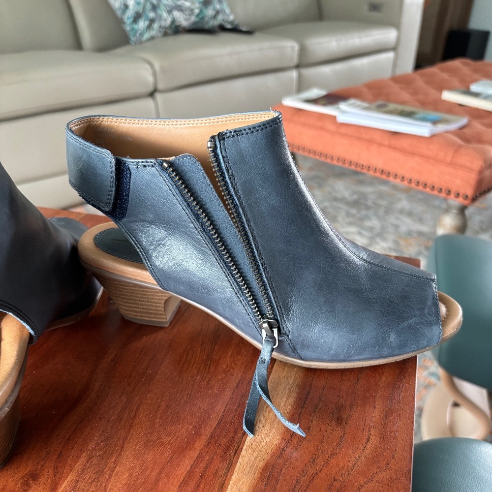 Earth Kristy Blue Peep Toe Bootie Sz 8 - Picture 6 of 10